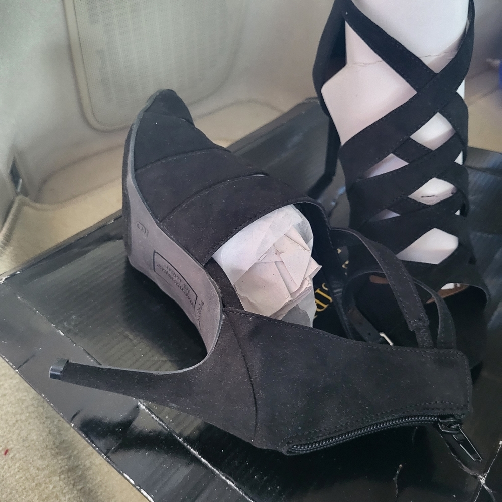 Women's shoes